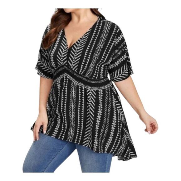 Bloomchic Tops - Bloomchic Aztec Black White Boho Blouse Size 10 NEW TAGS